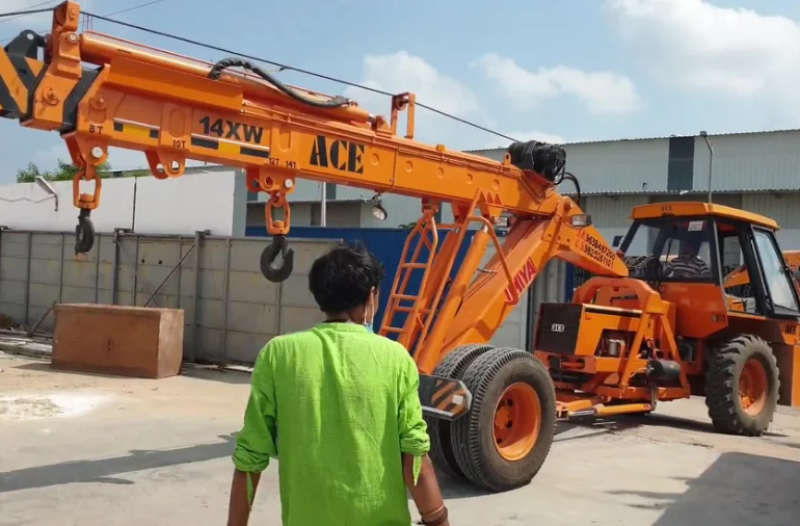  Hydra Crane 14 Ton