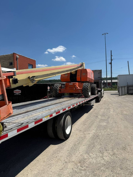 2016 JLG 800S boom lift