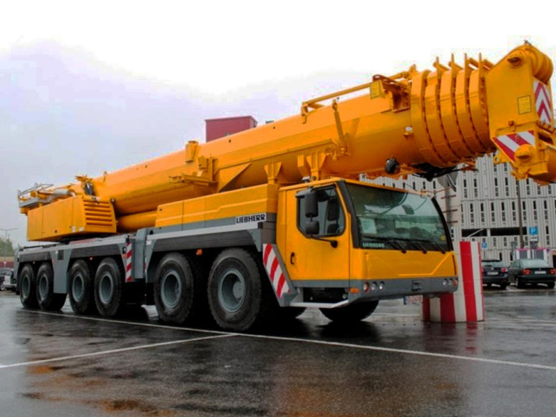 tyre mounted crane